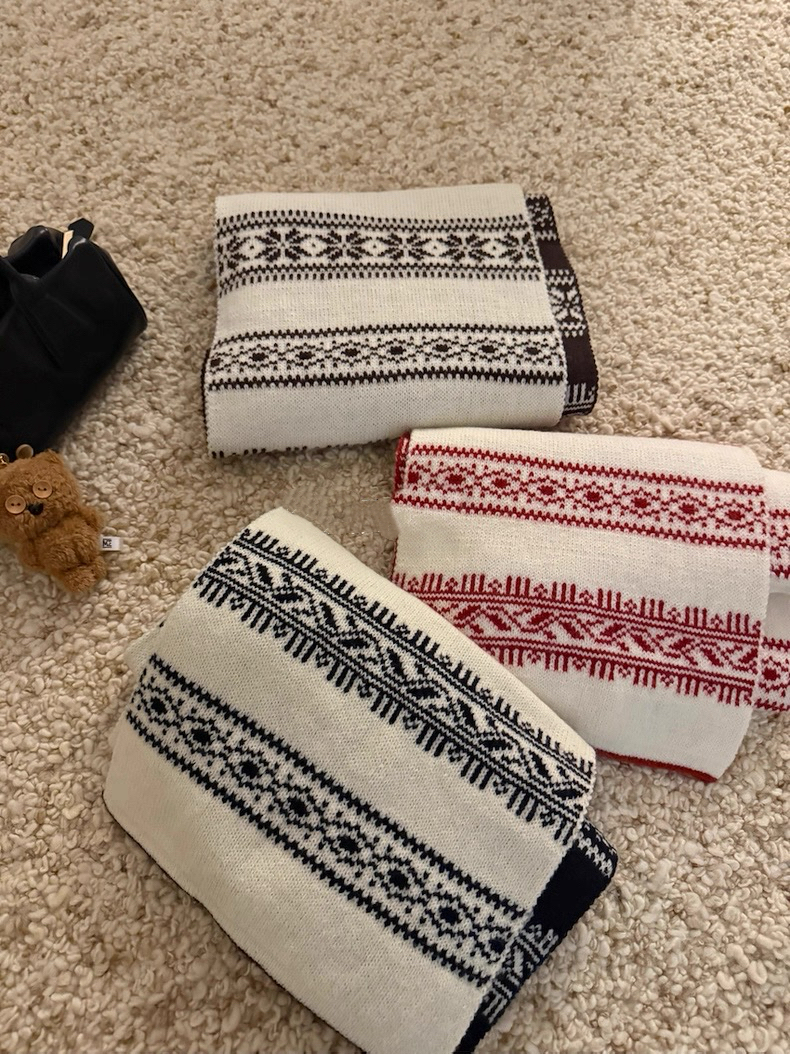 Store Faded Reversible Fair Isle Scarf - Vintage Christmas Vibe Jacquard Knit Shawl - Faded