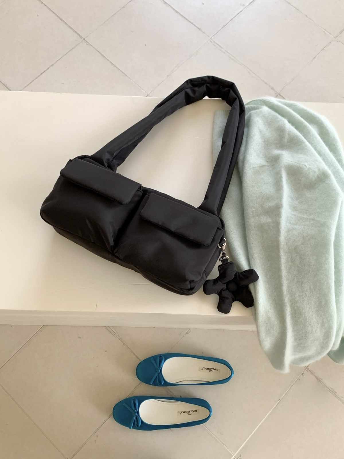 Store Faded Large Multi-Pocket Nylon Tote - Lightweight Quilted Puffy Shoulder Bag - Faded